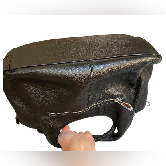 ISWEE Leather bag / Color black/ medium size for easy taking. - Picture 7 of 16